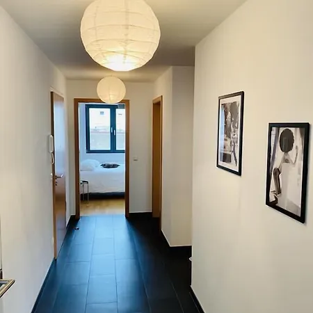 Large Modern Flat In The Heart Of Center, Free Parking