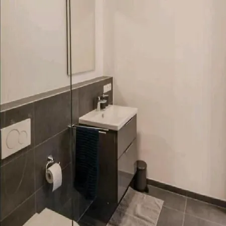 Large Modern Flat In The Heart Of Center, Free Parking *